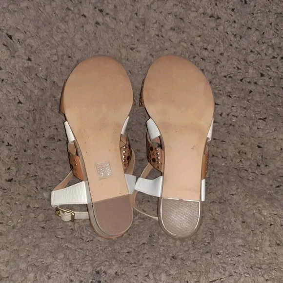 ZINDA-Tan/White Leather w/Bronze & Copper Studs-Buckle Sandals-Sz 37-Excellent - Picture 7 of 7